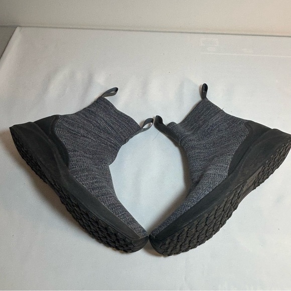 NATIVE Sz 9 Booties Nova Hydroknit Fabric Heather Grey Rubber Sole Pull On Boots - Picture 5 of 9